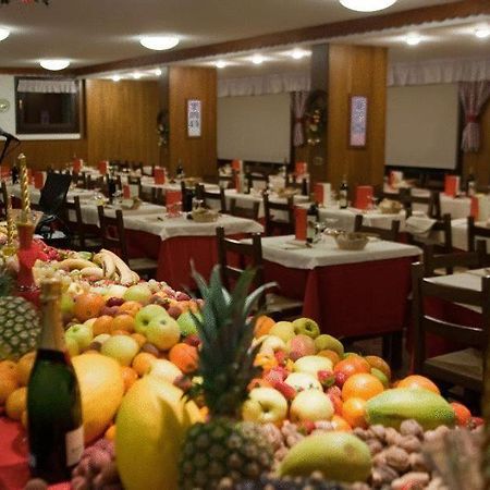 Hotel Ski Club I Cavalieri Rta Colle Colle Sestriere Екстериор снимка