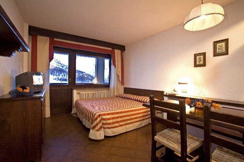 Hotel Ski Club I Cavalieri Rta Colle Colle Sestriere Екстериор снимка