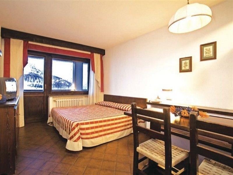 Hotel Ski Club I Cavalieri Rta Colle Colle Sestriere Екстериор снимка