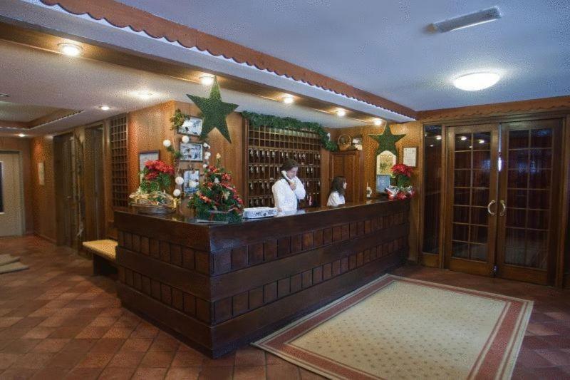 Hotel Ski Club I Cavalieri Rta Colle Colle Sestriere Екстериор снимка