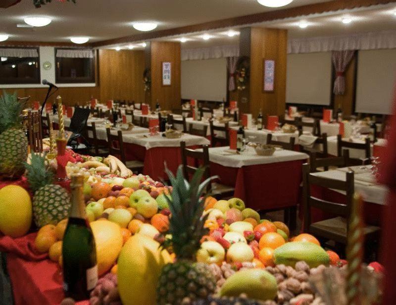 Hotel Ski Club I Cavalieri Rta Colle Colle Sestriere Екстериор снимка